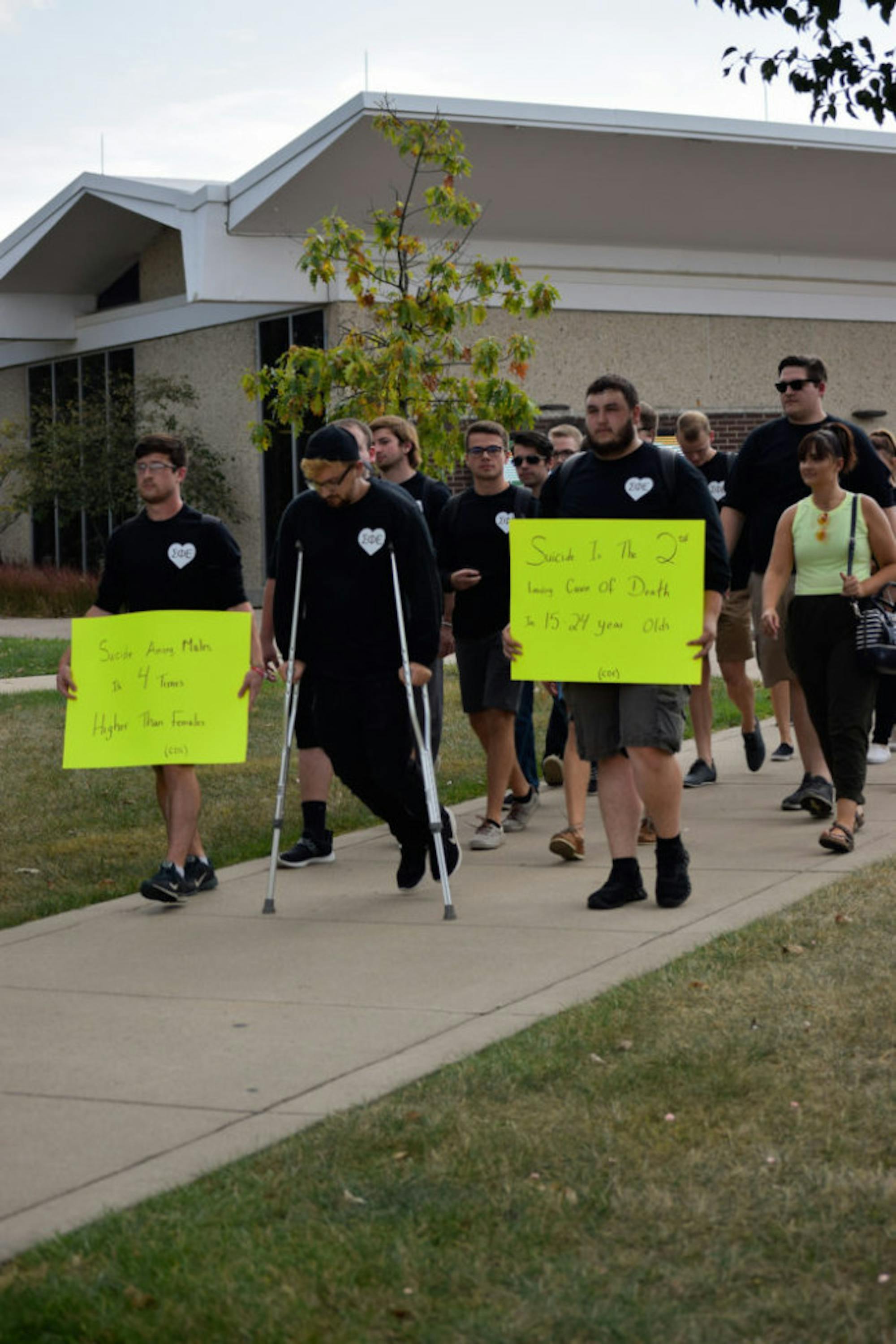 Sigma Phi Epsilon Out of the Darkness Walk | Photo by Jessica Fugett | The Wright State Guardian