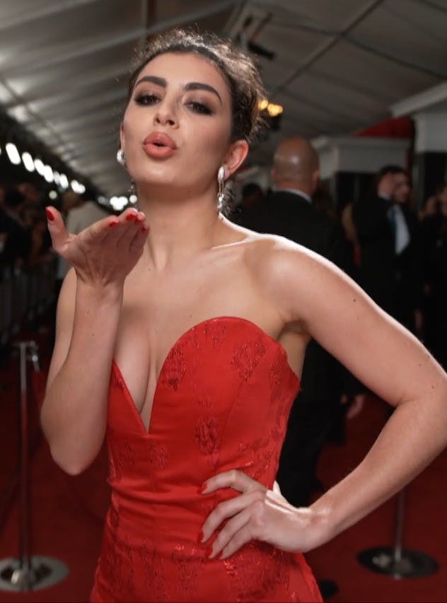 Charli_XCX_Grammys_2017