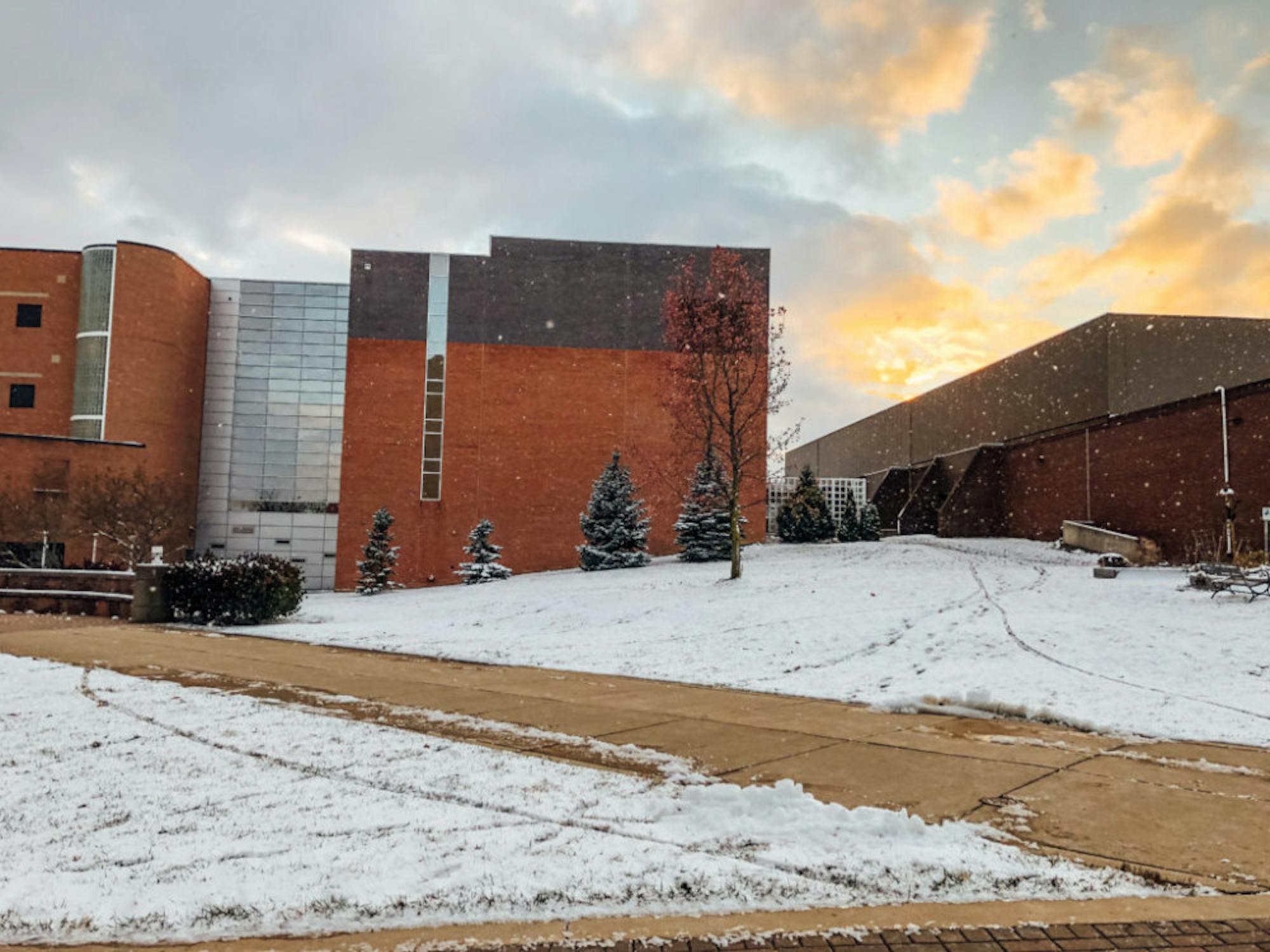 Wright State campus after first snowfall of the season | Photograph by Soham Parikh | The Wright State Guardian