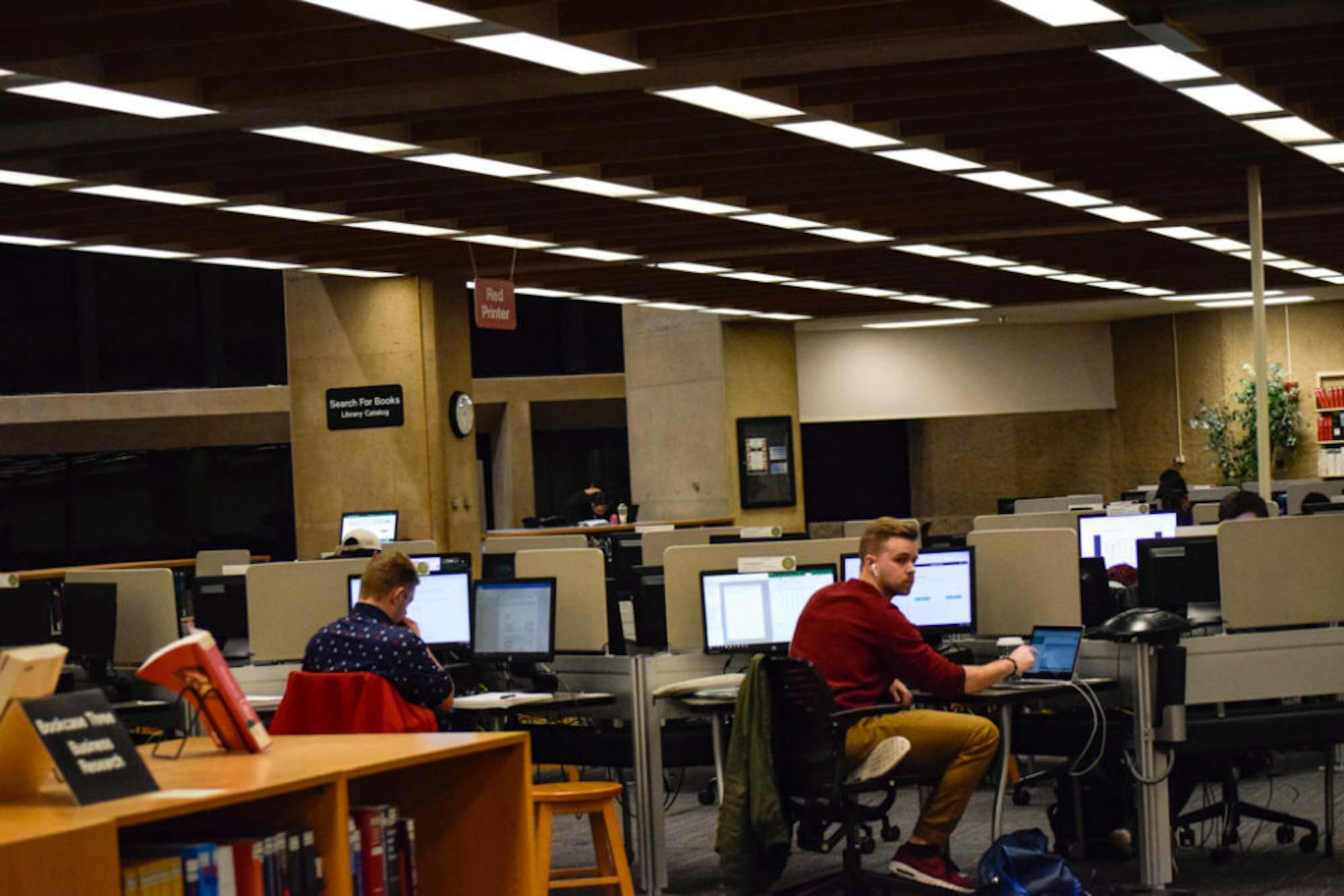 Students around campus | Photo by Jessica Fugett | The Wright State Guardian