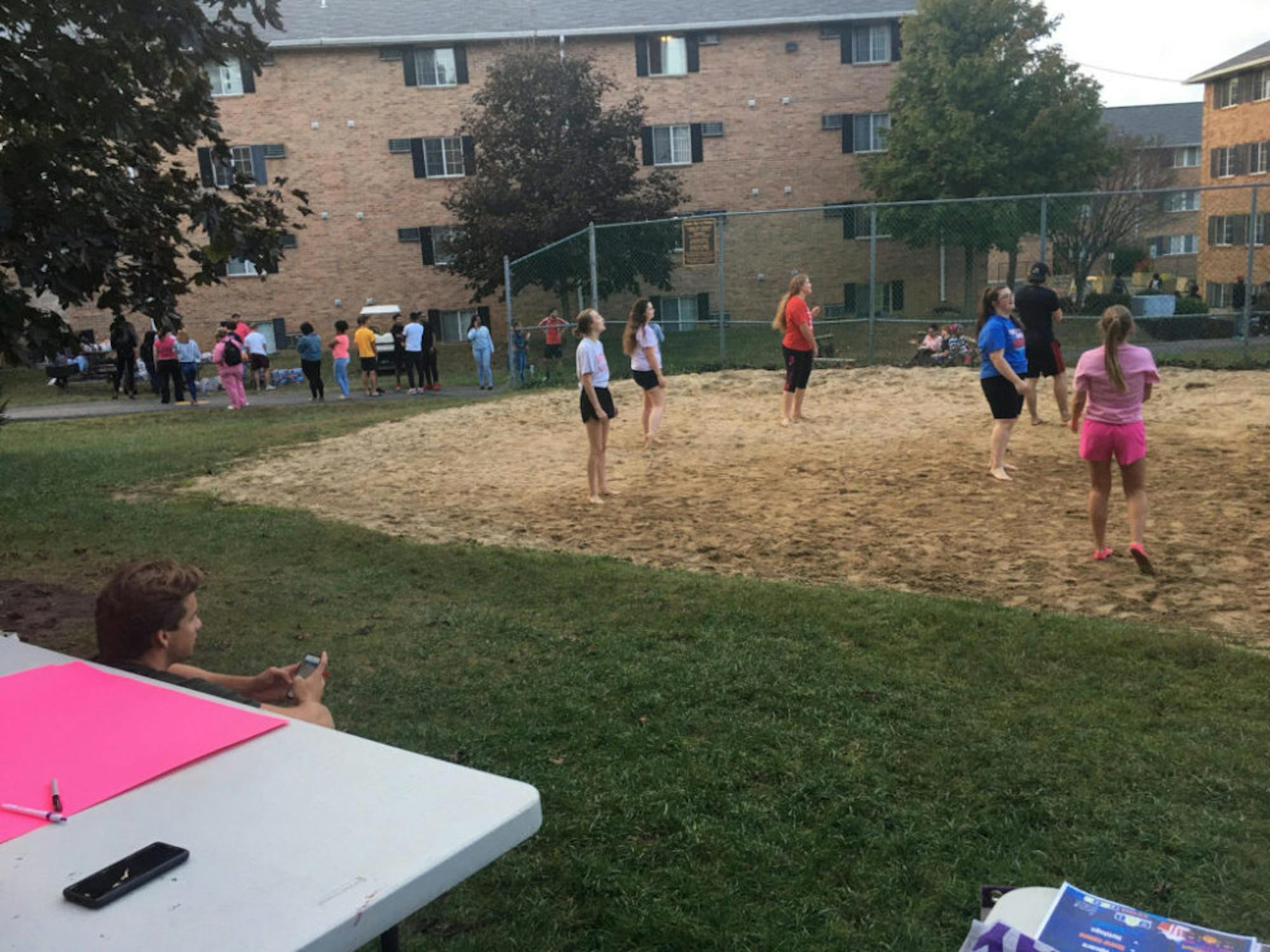 Relay for Life and Bombball teamed up to hold a tournament to raise money for breast cancer awareness. | Photos by Jeff Shehee
